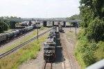 NS 8055 on train 15T, while O2 switcher set with 744 works alongside